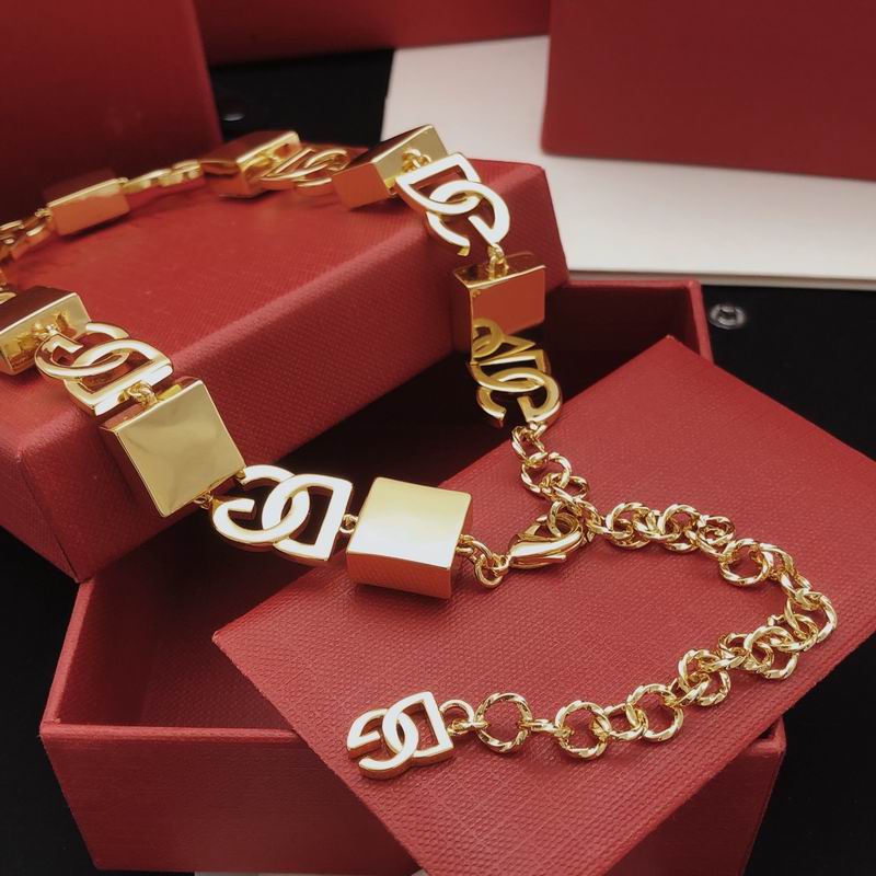 DG necklace 09yxq04